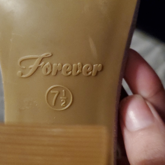 NIB Silver Strappy Heels - Picture 11 of 16